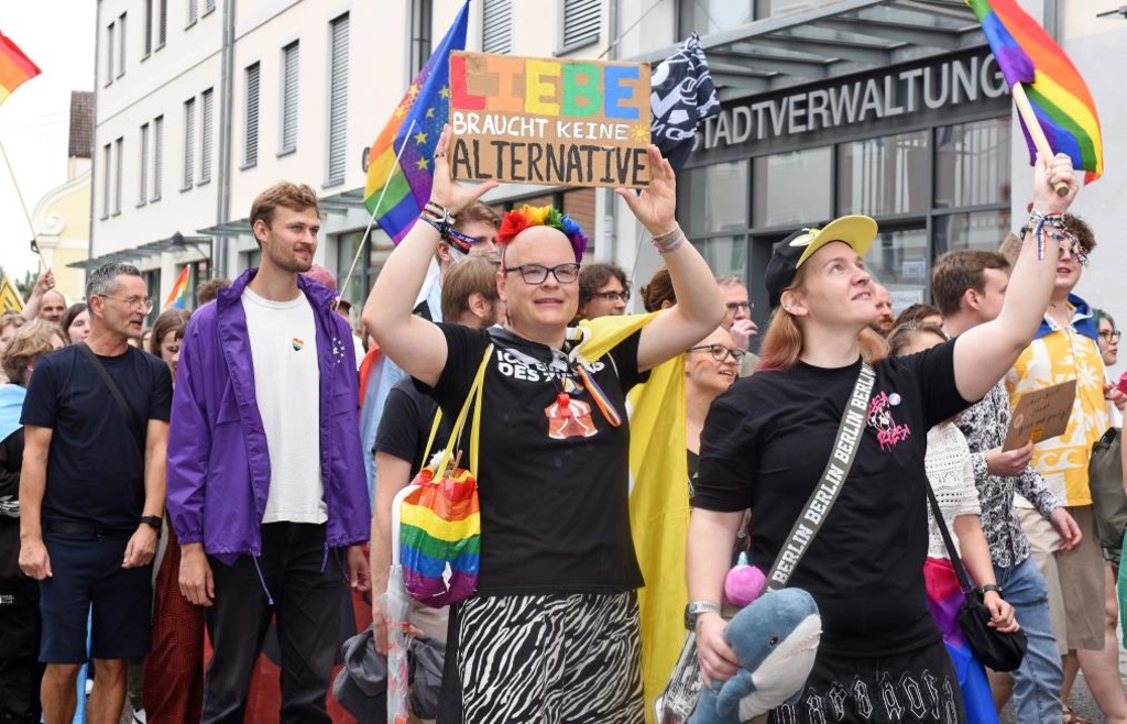 Beim Christopher Street Day in Pfaffenhofen geht's um Party und politische Botschaften – Pressebild