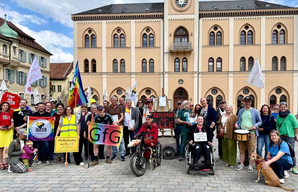 Demonstration für Inklusion auf dem Pfaffenhofener Hauptplatz